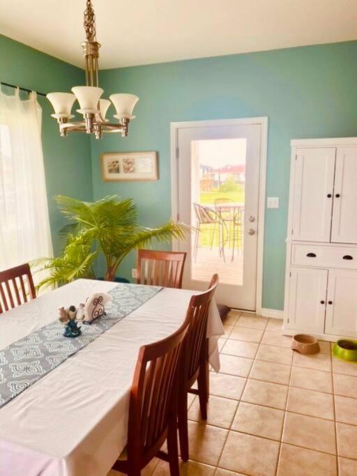 Sunny Delight - Sleeps 10 - Generous Space! Bolivar Peninsula Exterior photo