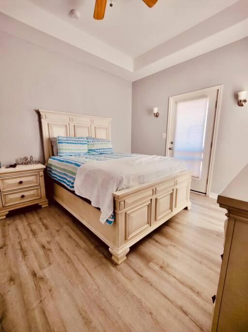 Sunny Delight - Sleeps 10 - Generous Space! Bolivar Peninsula Exterior photo
