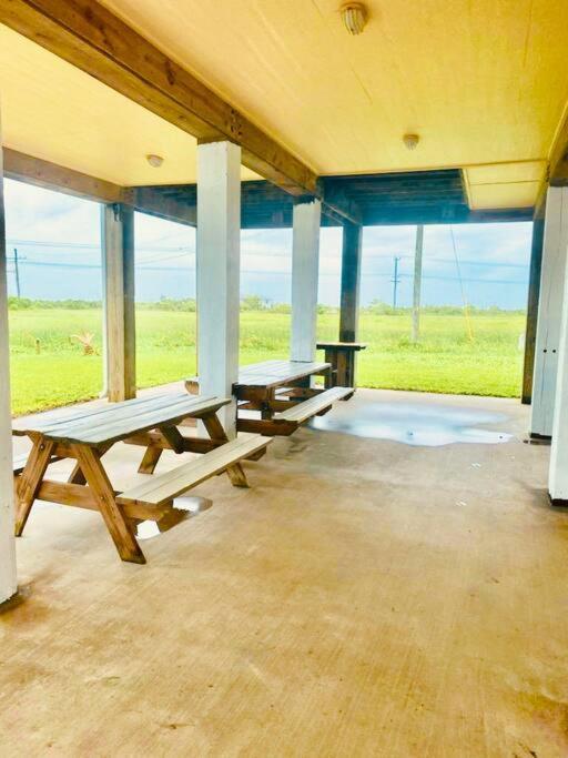 Sunny Delight - Sleeps 10 - Generous Space! Bolivar Peninsula Exterior photo
