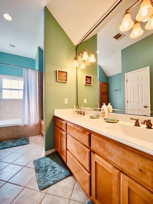 Sunny Delight - Sleeps 10 - Generous Space! Bolivar Peninsula Exterior photo