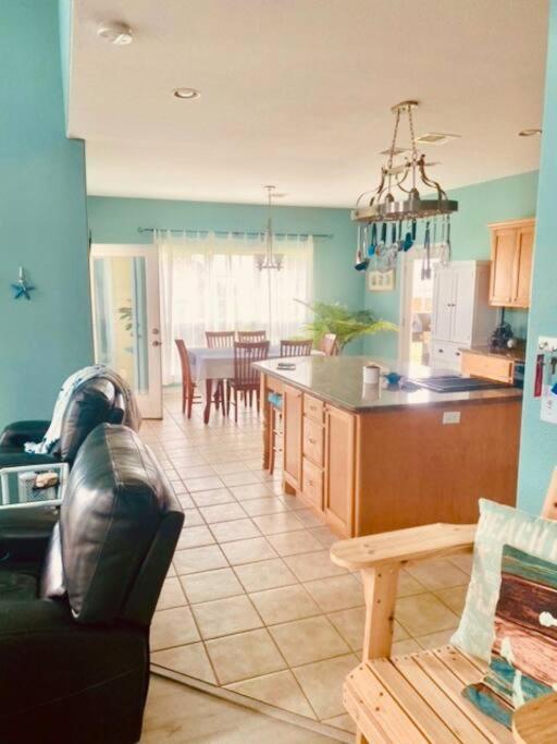 Sunny Delight - Sleeps 10 - Generous Space! Bolivar Peninsula Exterior photo